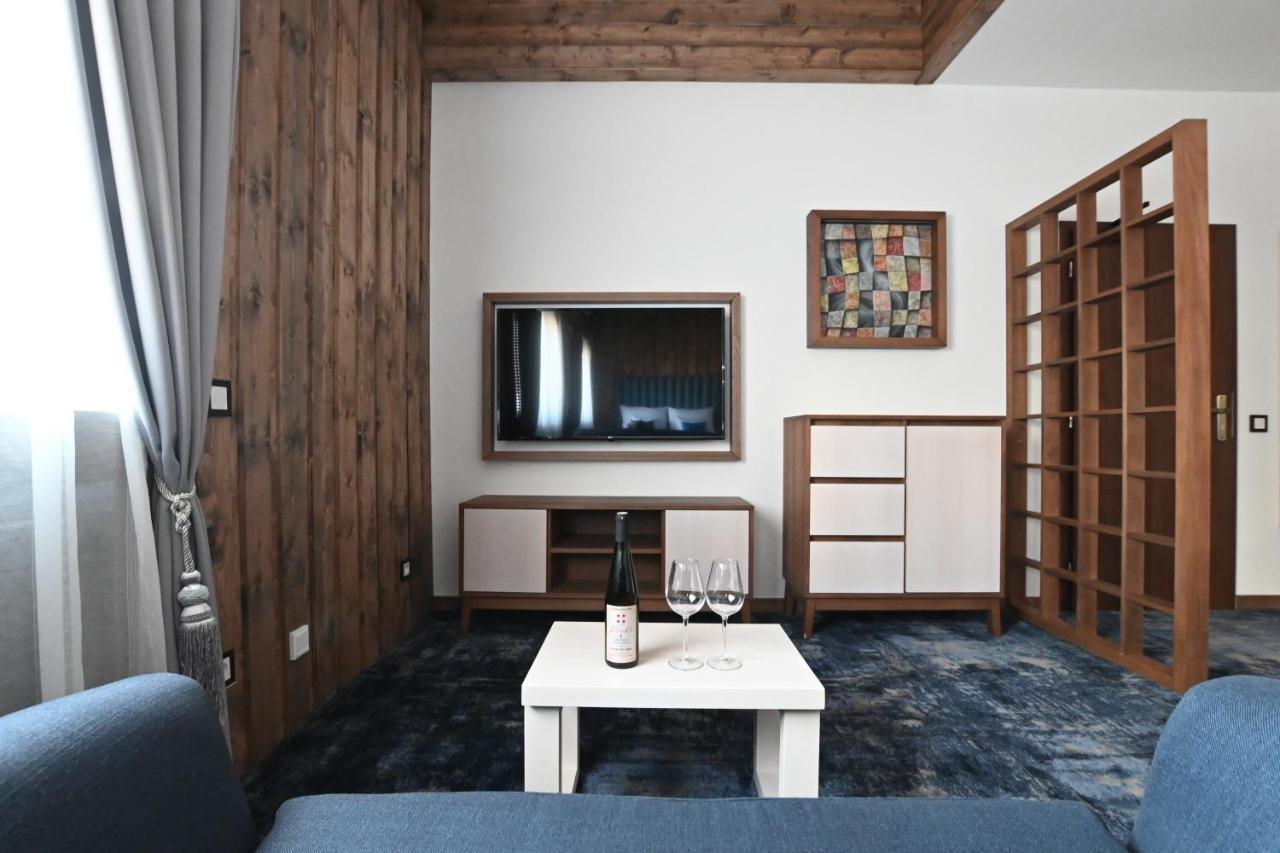 Apartmany Spessart Chomutov Bagian luar foto