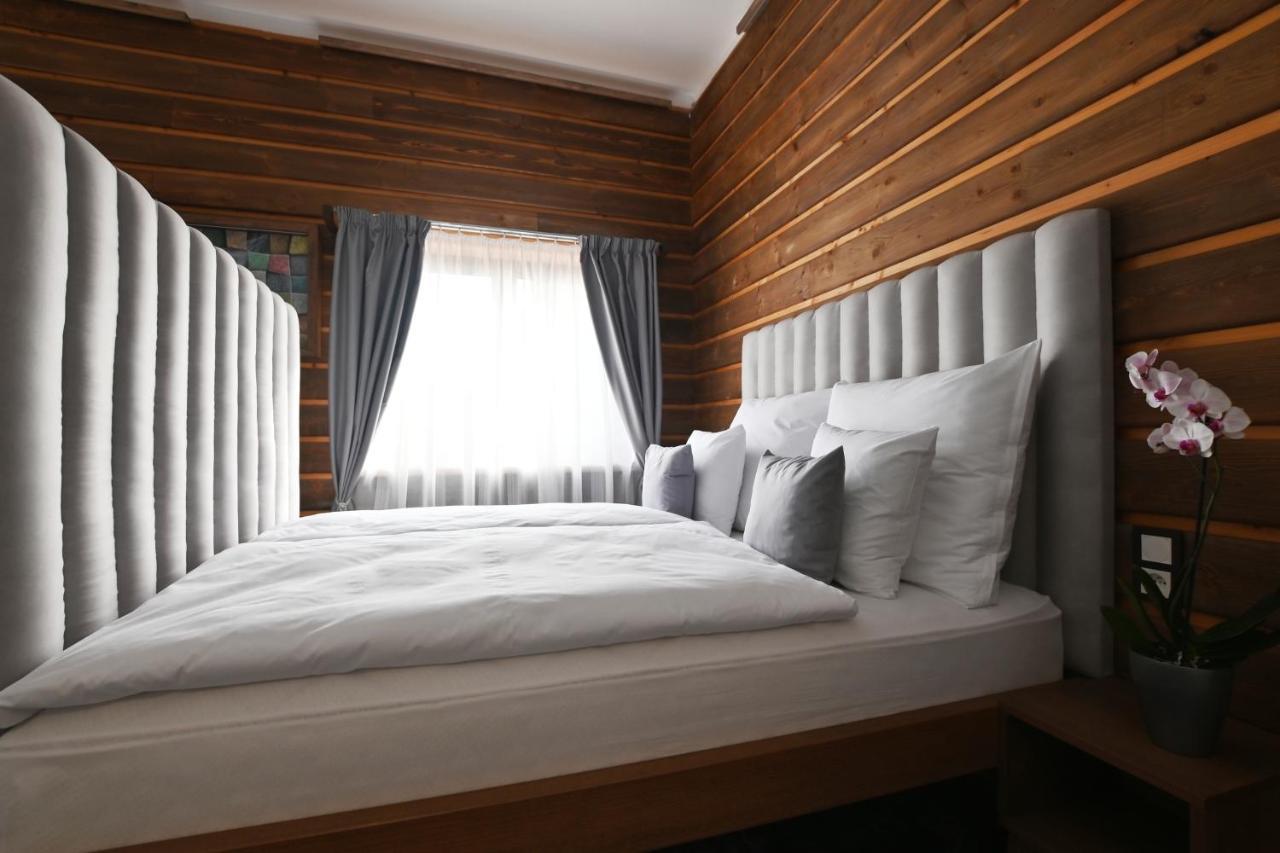 Apartmany Spessart Chomutov Bagian luar foto