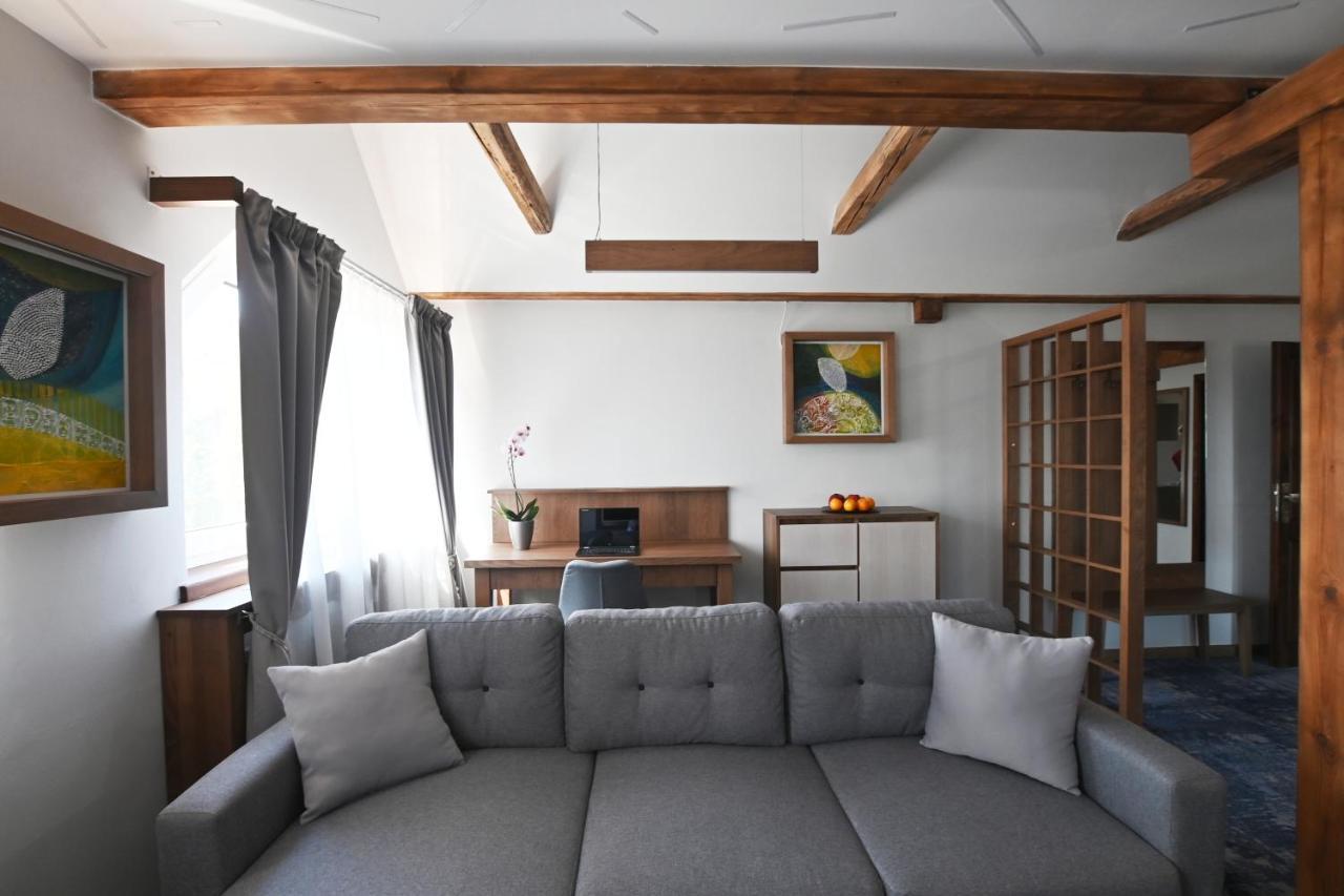 Apartmany Spessart Chomutov Bagian luar foto
